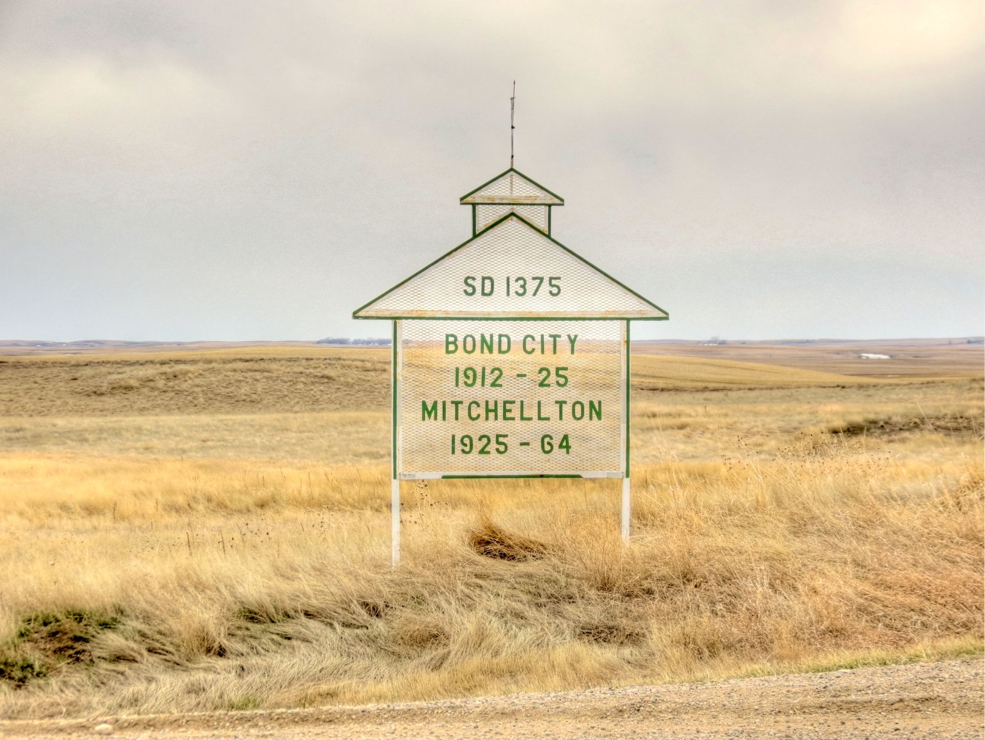 Bond City School District 1375, Mitchellton School District 1375 , 1912-1925, 1925-1964,Mitchellton Southeast section 25 township 11 range 28 west of the second meridian    - Saskatchewan Gen Web